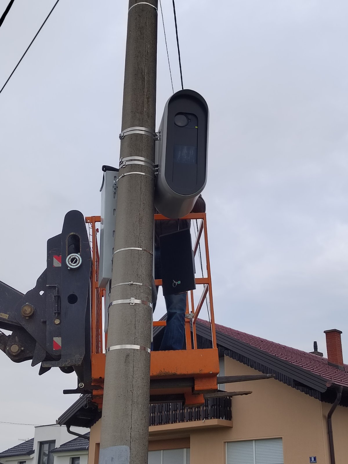 0-02-05-d51f4f3352ec61fa412f7a53df6ec9ccd0a2078410132a7f5929489b311f9c3e_cef7651f8d429957