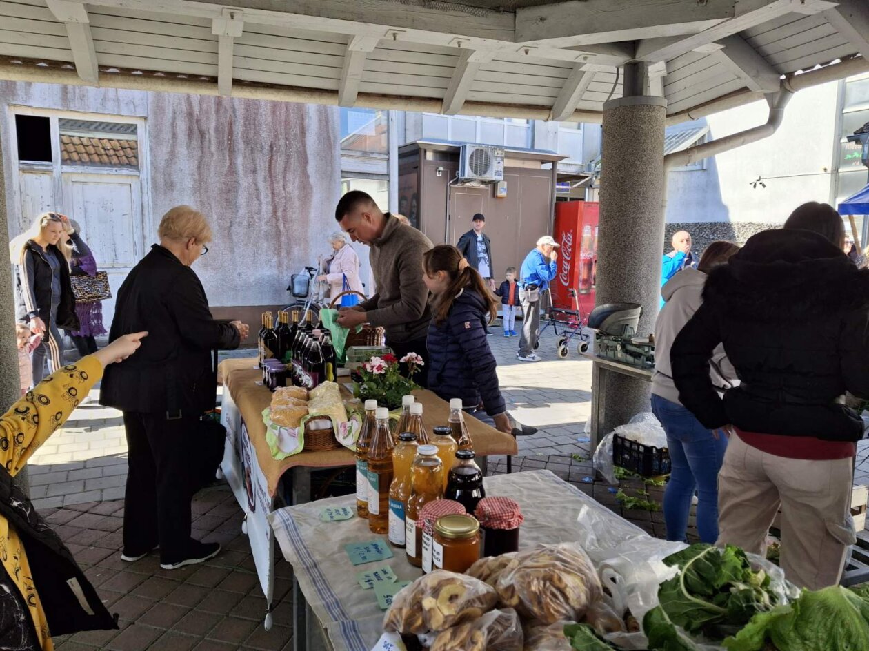 0-02-05-e2c9980b8602b51a98d7242212e72e33654e480f4c088f9a7faee1a11ec78e01_c4f1412071271859 0-02-05-e2c9980b8602b51a98d7242212e72e33654e480f4c088f9a7faee1a11ec78e01_c4f1412071271859