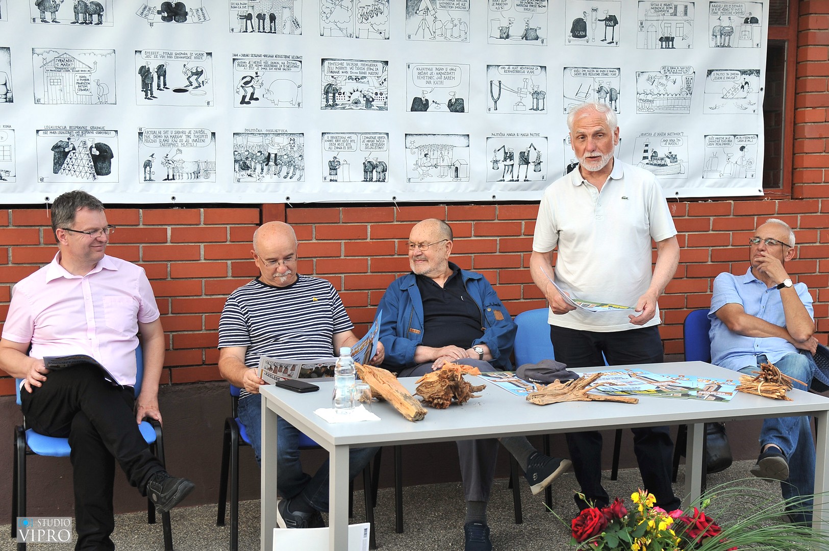 U Malom Mihaljevcu predstavljen prvi broj ‘Zlatne smolige’, humorističko-satiričkog lista