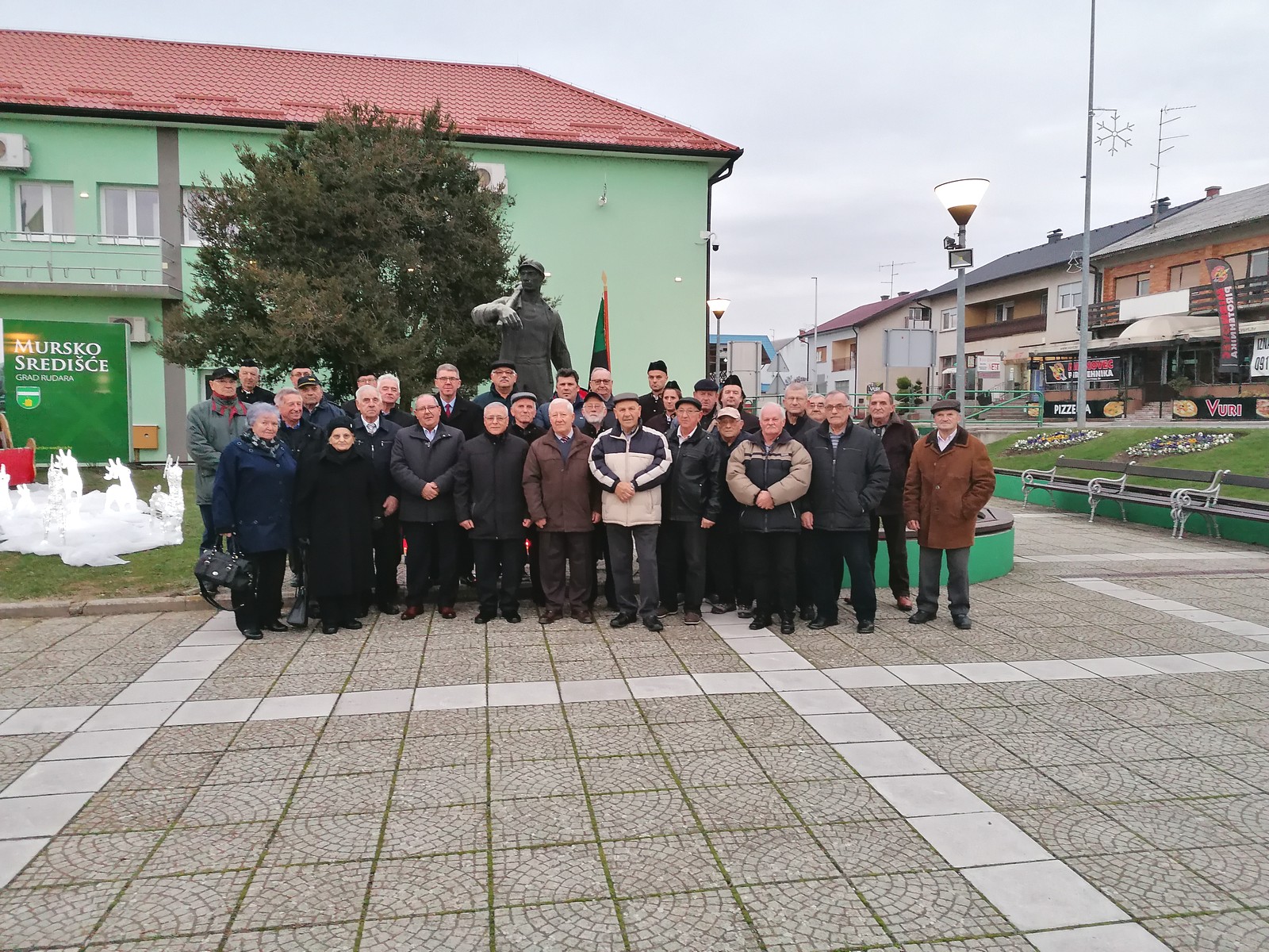 Susret s rudarima: Položen vijenac i zapaljene svijeće za sve poginule i preminule rudare