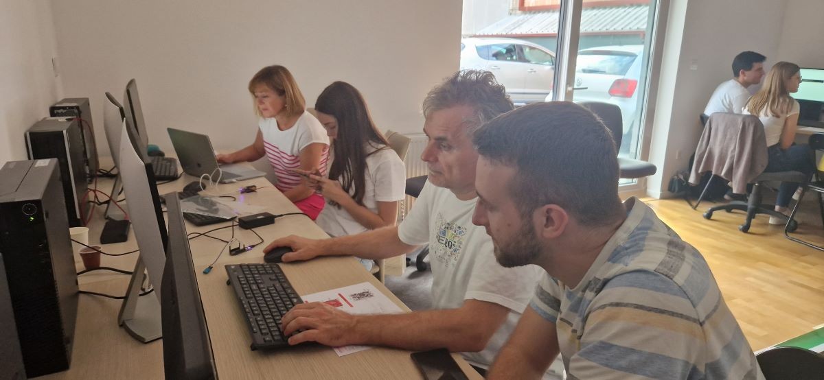 NOVA ISKUSTVA Članovi udruga Mladi informatički stručnjaci i Međimurski informatički klub sudjelovali u studijskom posjetu Velikoj Gorici NOVA ISKUSTVA Članovi udruga Mladi informatički stručnjaci i Međimurski informatički klub sudjelovali u studijskom posjetu Velikoj Gorici