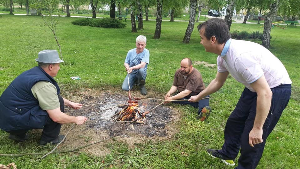 FOTO Članovi KUD-a Mihovljan su ovih dana uredili park unatoč korona krizi