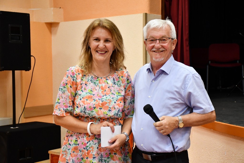 PRIJEM UČENIKA Učenici Osnovne škole Belica, sudionici županijskih i državnih natjecanja, na prijemu kod načelnika Taradija PRIJEM UČENIKA Učenici Osnovne škole Belica, sudionici županijskih i državnih natjecanja, na prijemu kod načelnika Taradija