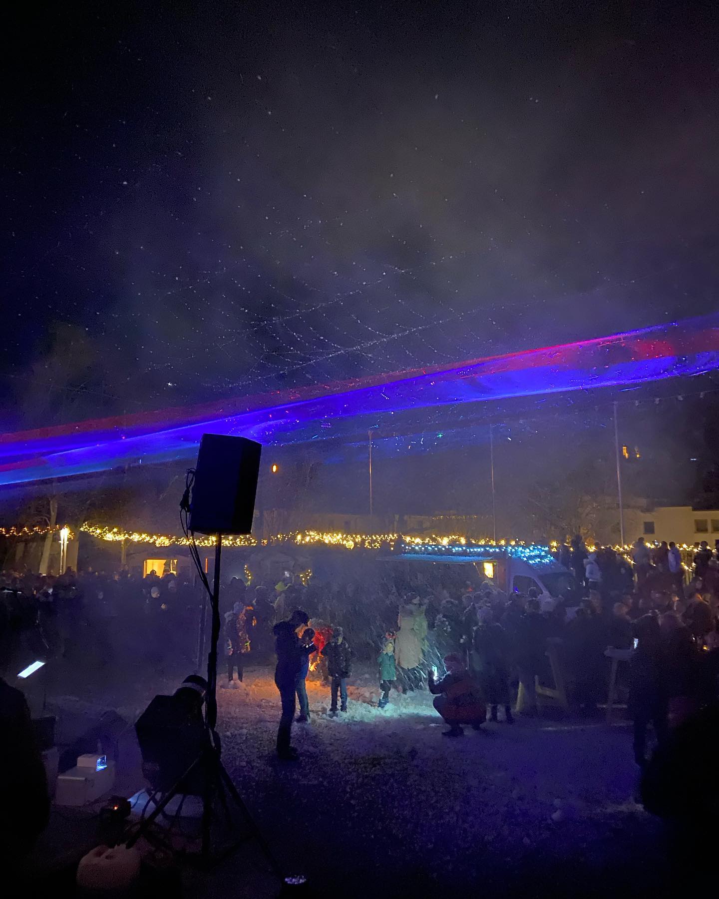 BEZ VATROMETA, ALI… U Lendavi u novu godinu ušli atraktivnim laserskim showom!