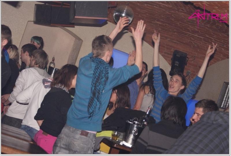 slika0013 Antrum (Subota, 19.1.2013) slika0013 Antrum (Subota, 19.1.2013)