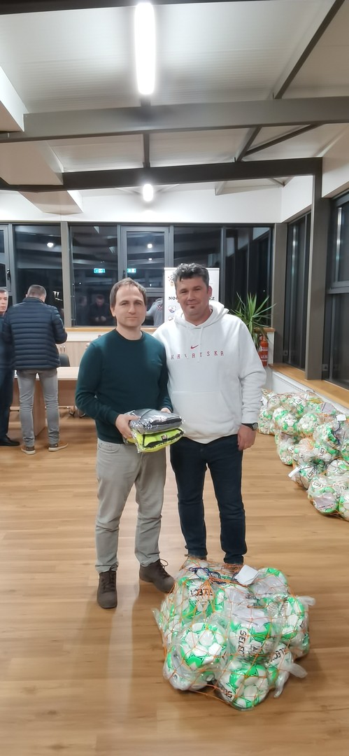 Međimurski nogometni savez školama nogometa podijelio 350 lopti i 400 markera