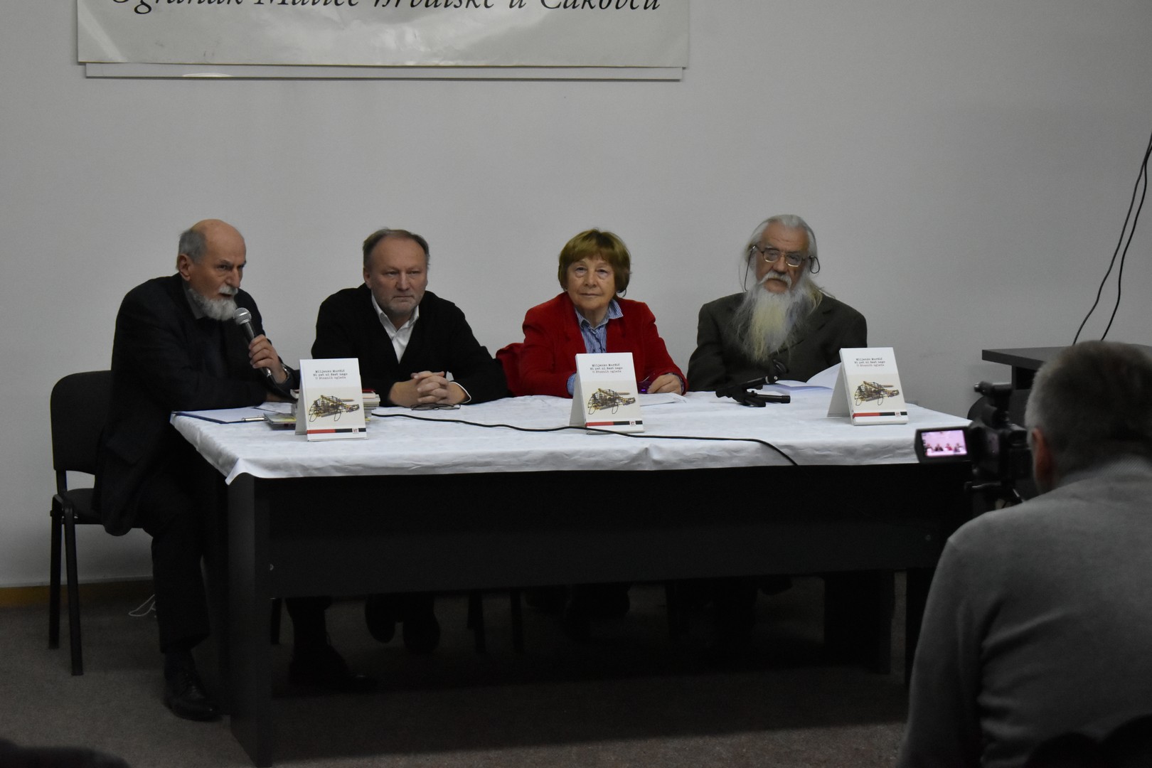 Održana promocija knjige eseja ‘Ni pet ni šest nego 11 štosnih ogleda’ Miljenka Muršića Održana promocija knjige eseja ‘Ni pet ni šest nego 11 štosnih ogleda’ Miljenka Muršića