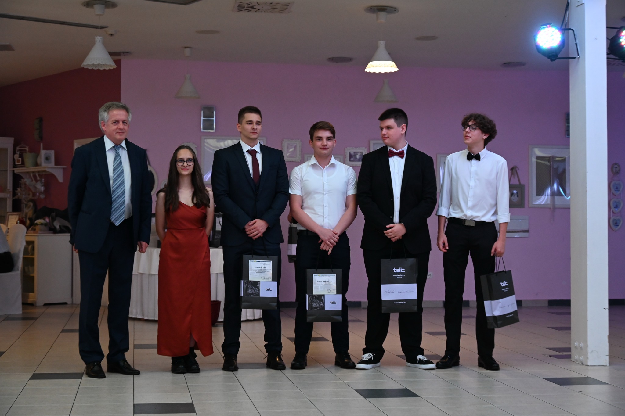 BILO JE NEZABORAVNO Maturalna večer učenika Tehničke škole Čakovec