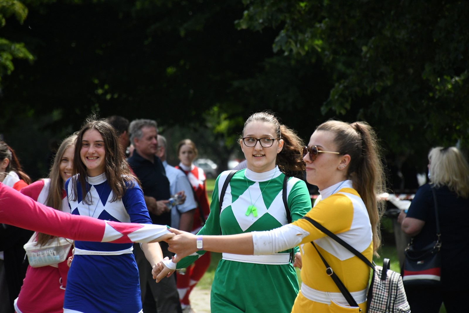 FOTO Povorka protutnjala gradom, maturanti s osmjehom dočekali kraj srednje škole!