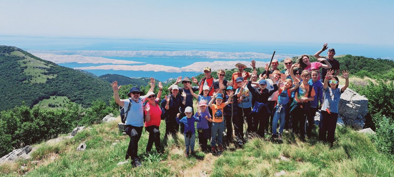 02-04 Ekipa na vrhu Vrška