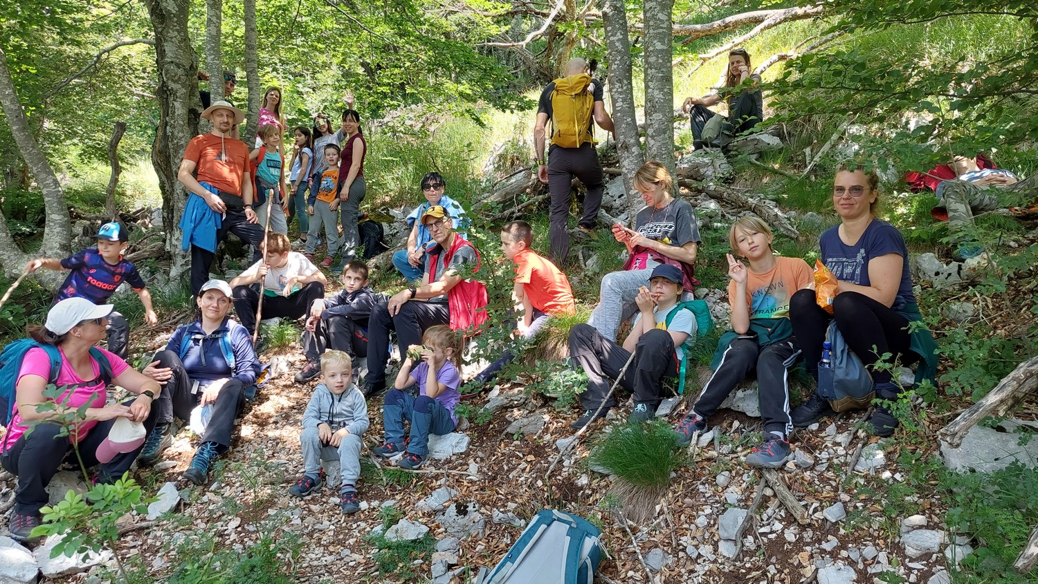 02-06 Pauza tijekom planinarenja na Vršak