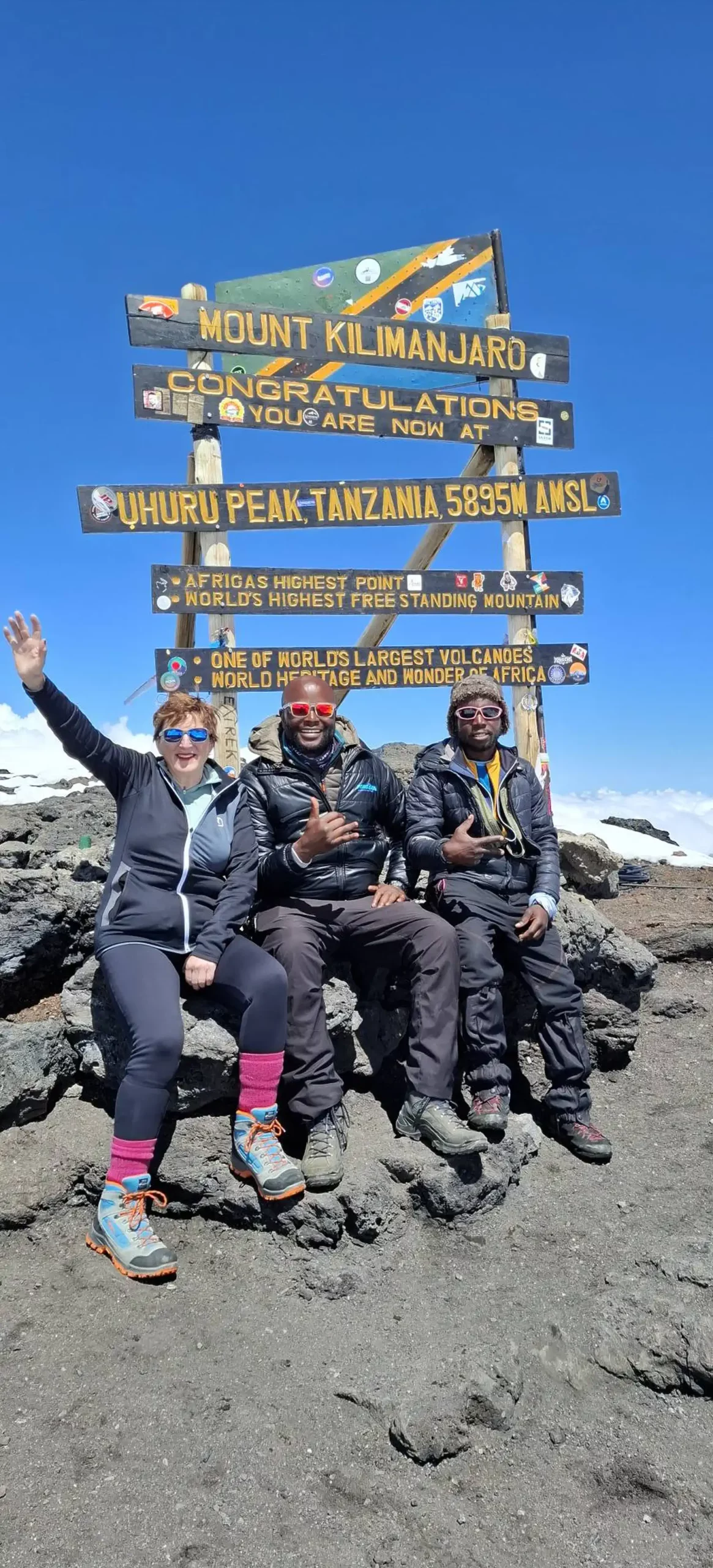 02 Sonja Tosic – Grlac – Kilimanjaro (1) – na vrhu 02 Sonja Tosic – Grlac – Kilimanjaro (1) – na vrhu