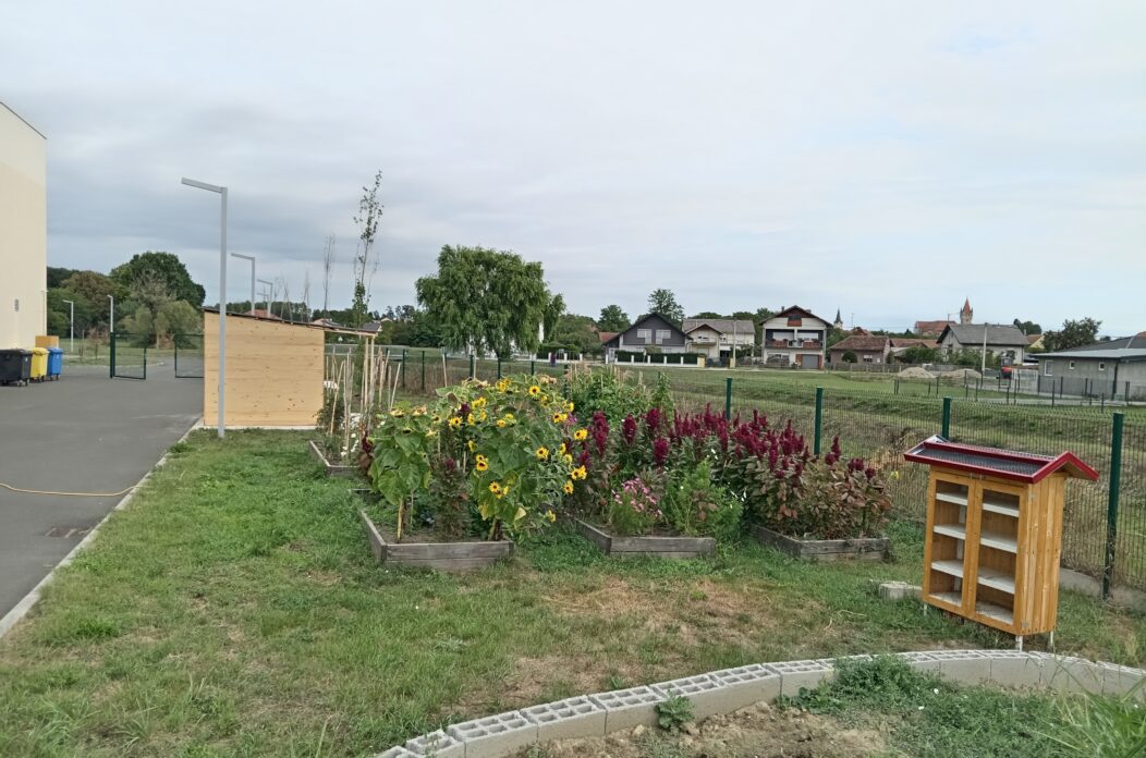 OŠ Pribislavec vrtna kućica, biovrt, hotel za kukce i gredica za aromatično bilje OŠ Pribislavec