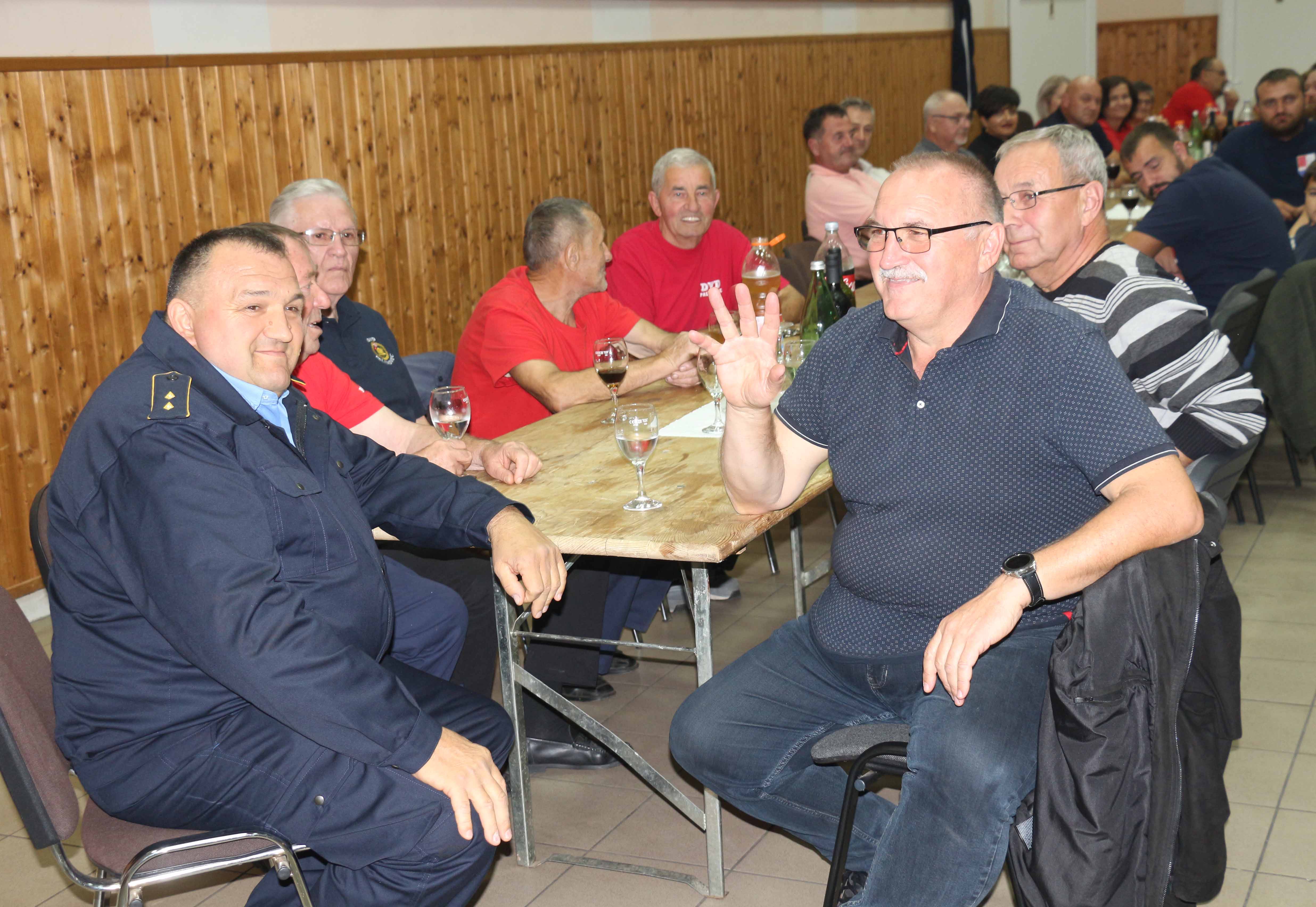 DVD PALINOVEC Povodom fantastične natjecateljske godine organizirali završno druženje