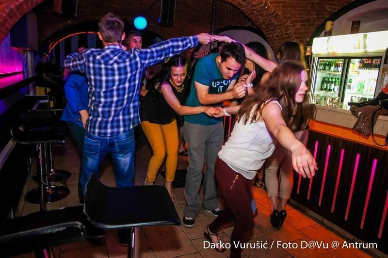 slika00030 Antrum (Petak, 27.6.2014.)