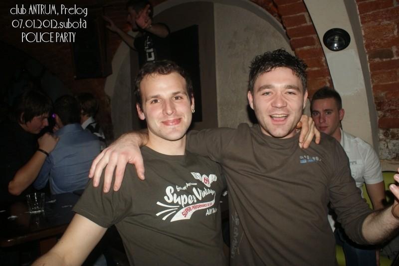 slika0101 Antrum (Subota, 7.1.2012) slika0101 Antrum (Subota, 7.1.2012)