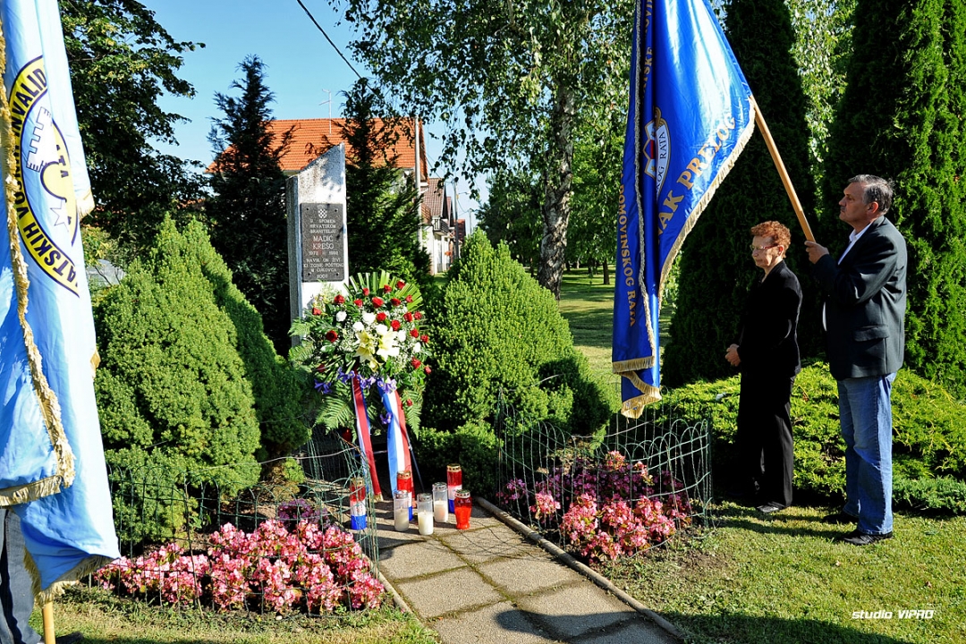 297412309dsc0849877922