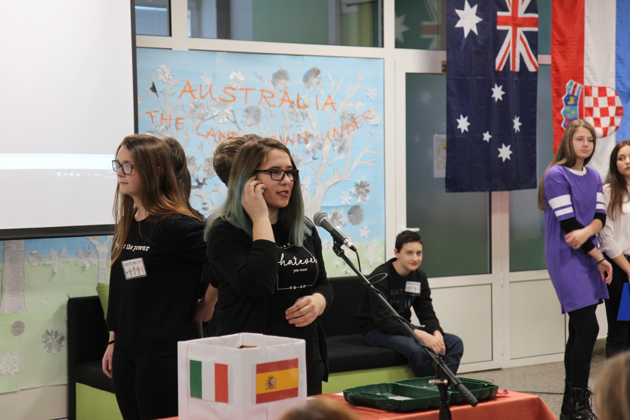 Veleposlanica Australije Elizabeth Petrovic u posjetu ETŠ Čakovec donirala mobilnu učionicu!