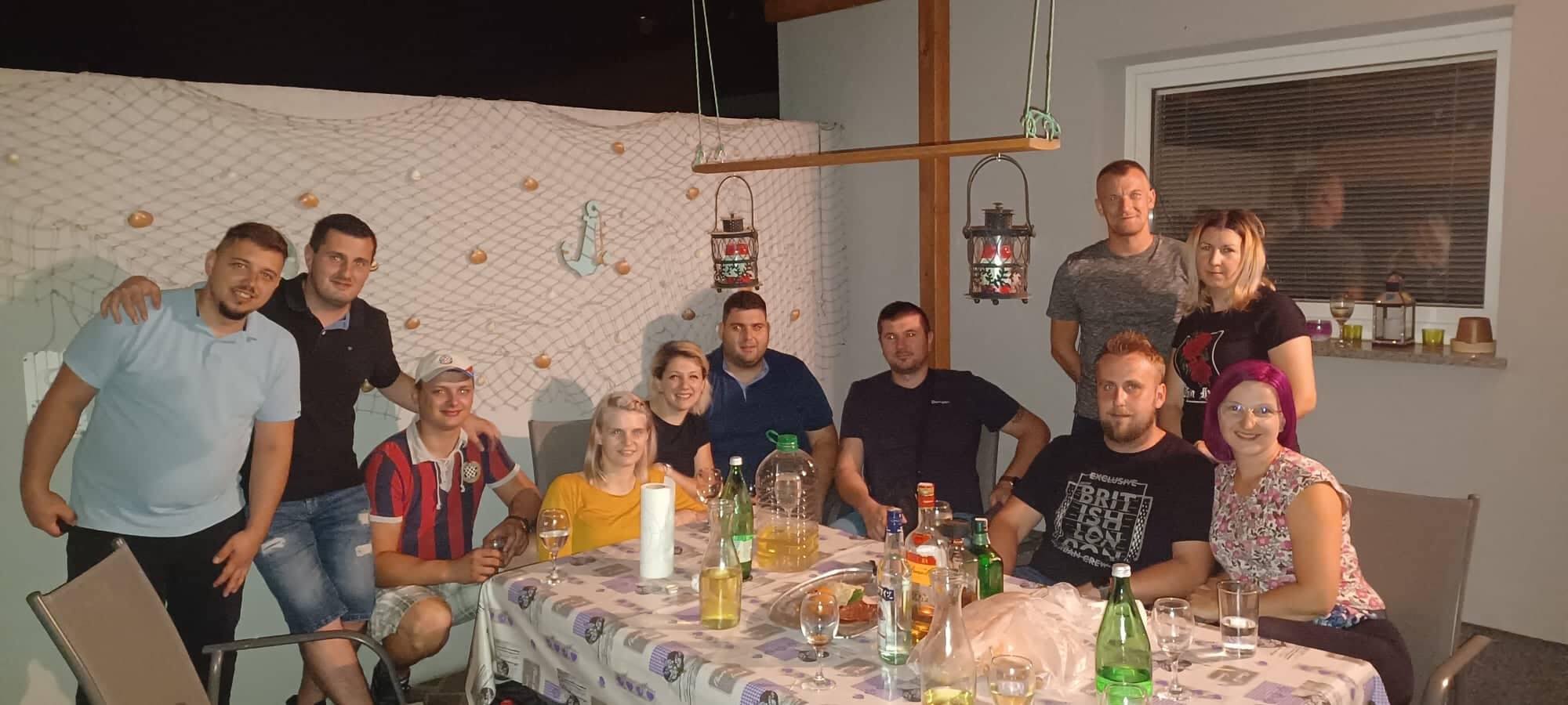 POTEPANJE ZA MLADENCE Žene se Katarina Toplek iz Pušćina i Filip Horvat iz Šenkovca