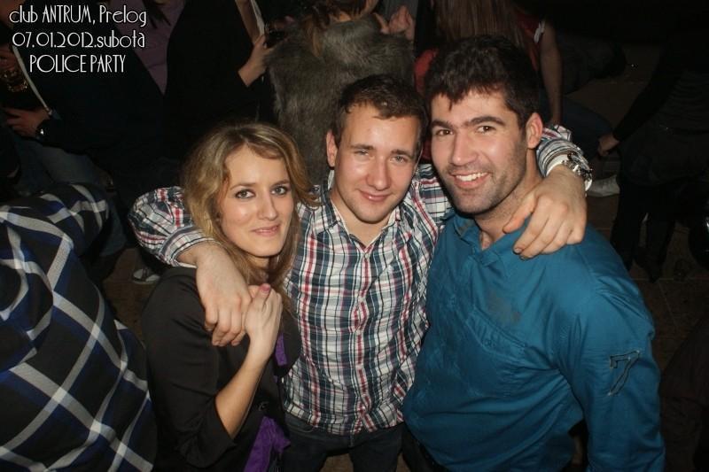 slika0079 Antrum (Subota, 7.1.2012) slika0079 Antrum (Subota, 7.1.2012)