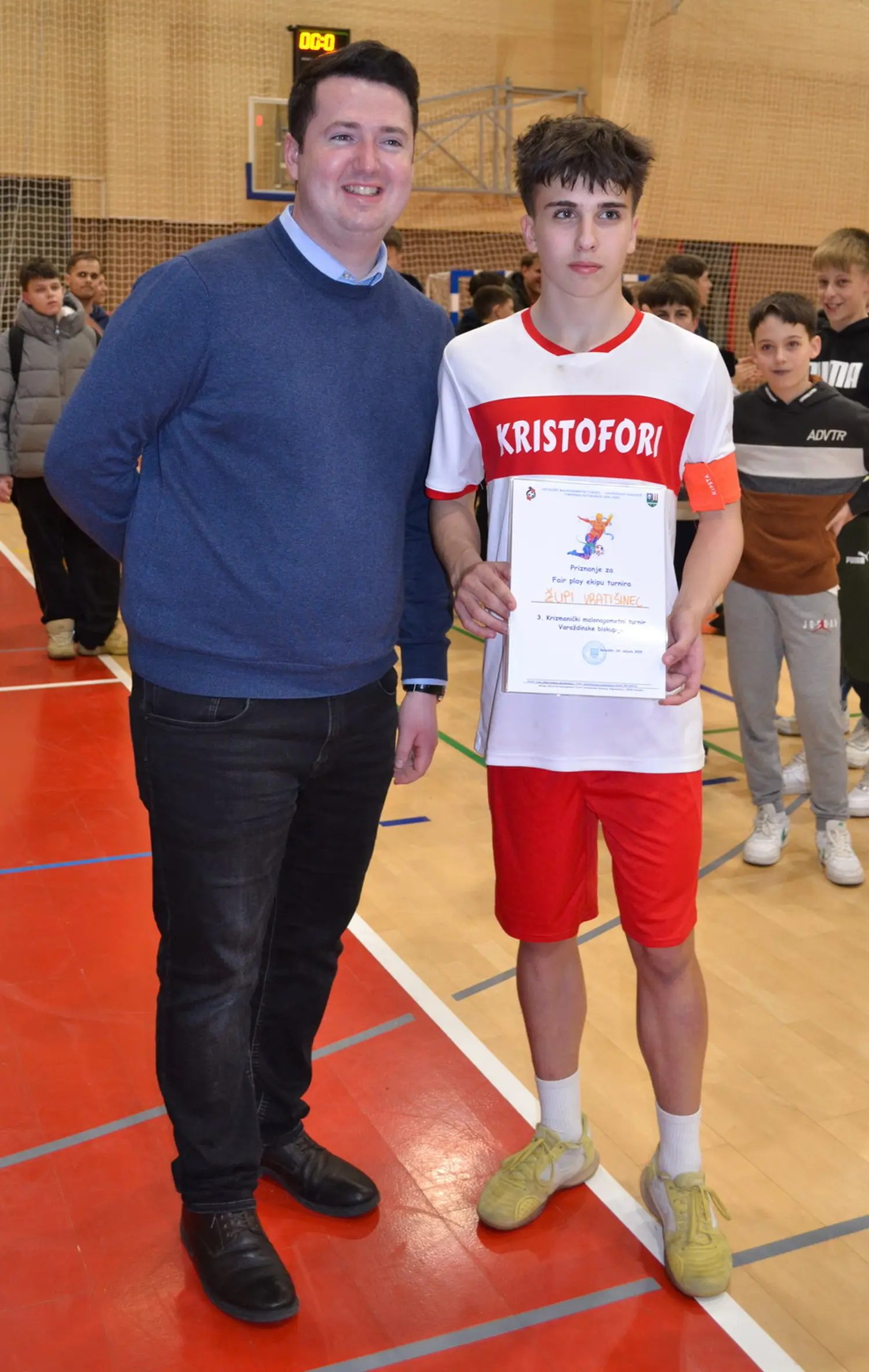 03-Za naj fair-play ekipu priznanje je ispred župe preuzeo Benjamin Jan Perhoč