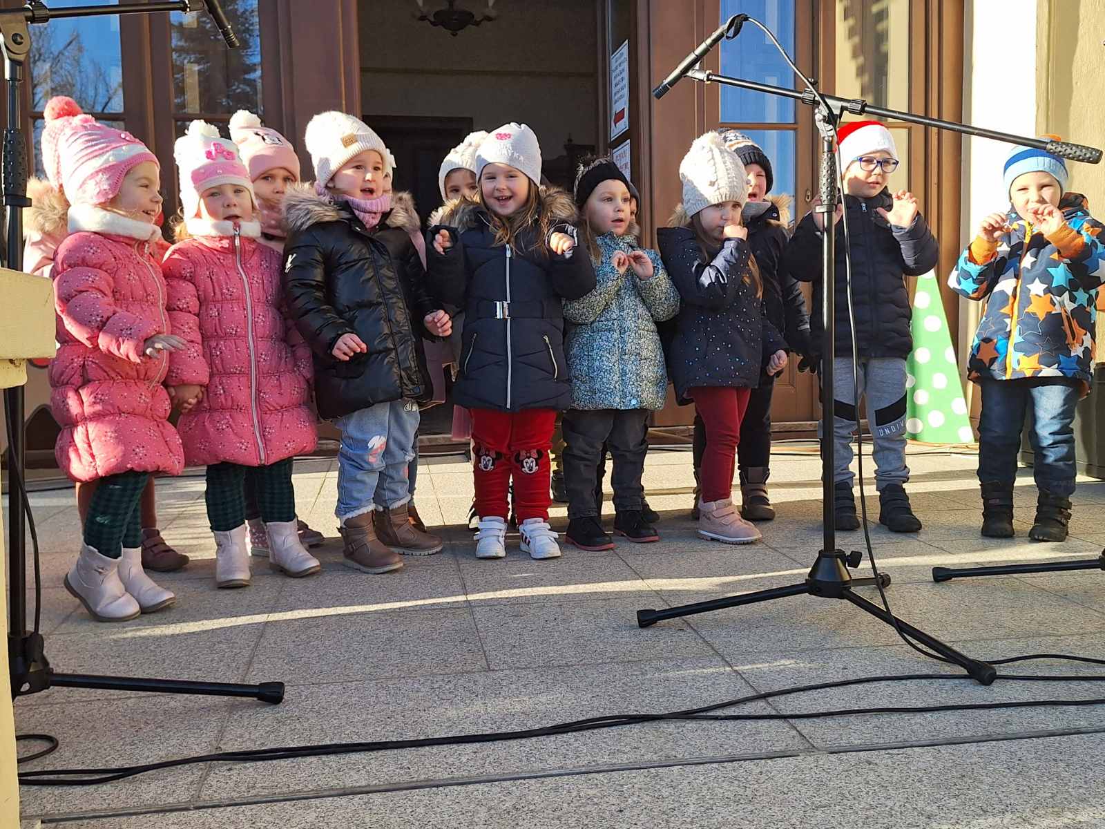 FOTO/VIDEO Pogledajte blagdansku atmosferu Božićnog sajma u Donjoj Dubravi