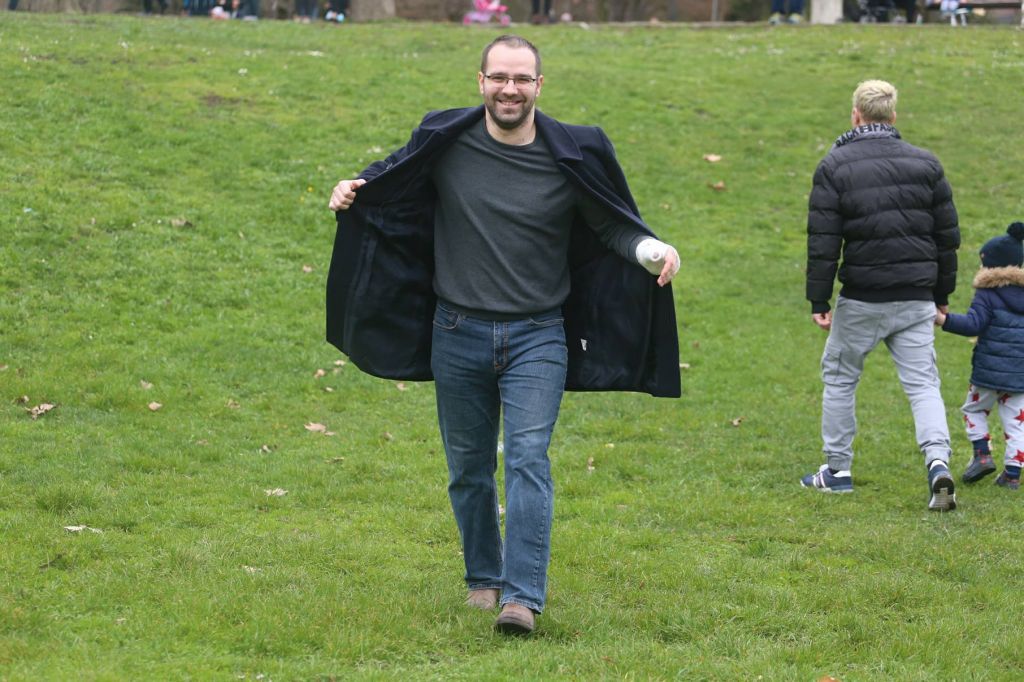 1989781210214694490692871282197