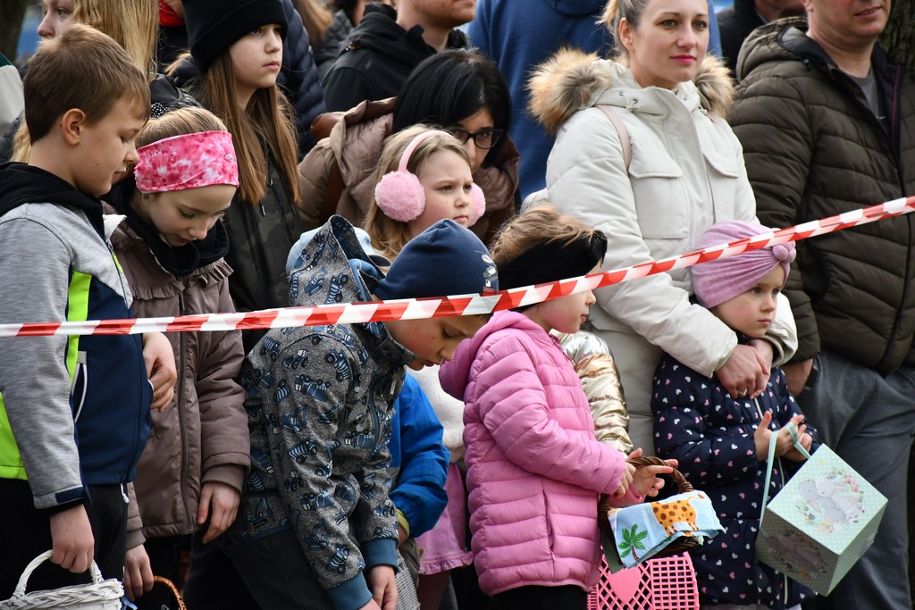 VIDEO I FOTO Potraga za uskrsnim jajima u Perivoj Zrinskih privukla mnoštvo mališana