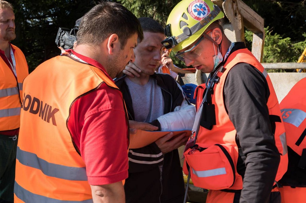 NIKOLA VRŠIĆ Skladan smo tim poput naše nogometne reprezentacije – skromni, samozatajni, velikog srca i zavidnih rezultata! NIKOLA VRŠIĆ Skladan smo tim poput naše nogometne reprezentacije – skromni, samozatajni, velikog srca i zavidnih rezultata!