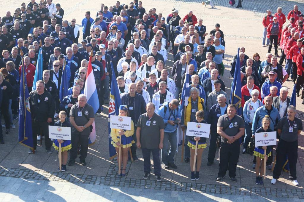 2198562010213070971345902109321