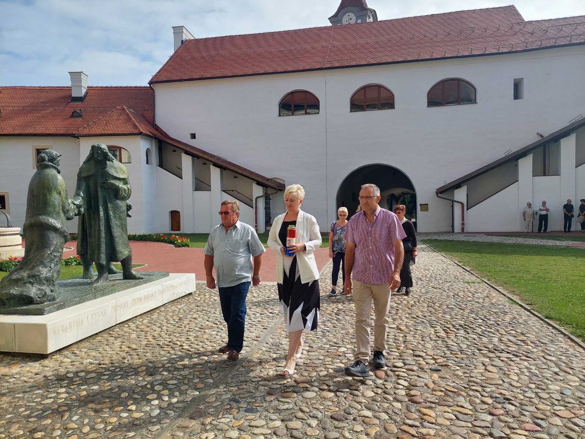 Odavanjem počasti svim poginulim i nestalim braniteljima i pripadnicima antifašističkog pokreta obilježen Dan antifašističke borbe u Međimurju Odavanjem počasti svim poginulim i nestalim braniteljima i pripadnicima antifašističkog pokreta obilježen Dan antifašističke borbe u Međimurju
