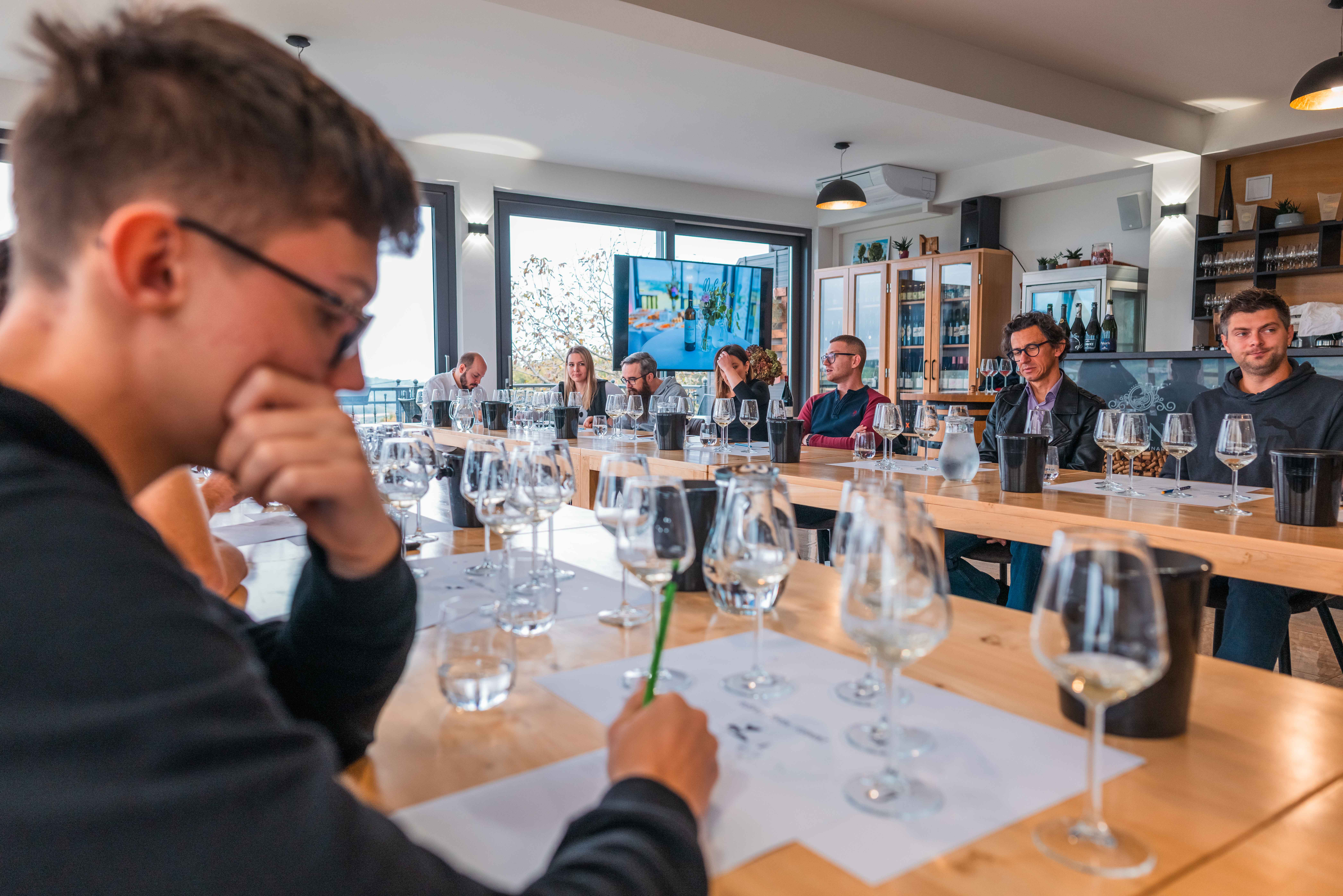VRHUNSKA DEGUSTACIJA Pogledajte kako je bilo na međunarodnoj radionici vina