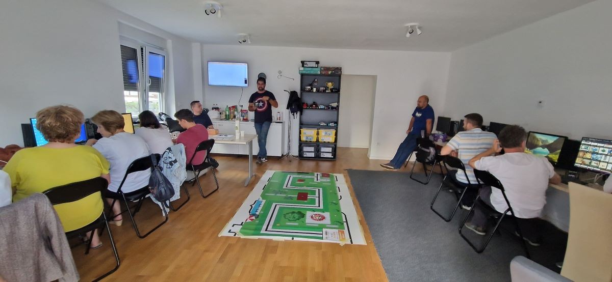 NOVA ISKUSTVA Članovi udruga Mladi informatički stručnjaci i Međimurski informatički klub sudjelovali u studijskom posjetu Velikoj Gorici NOVA ISKUSTVA Članovi udruga Mladi informatički stručnjaci i Međimurski informatički klub sudjelovali u studijskom posjetu Velikoj Gorici