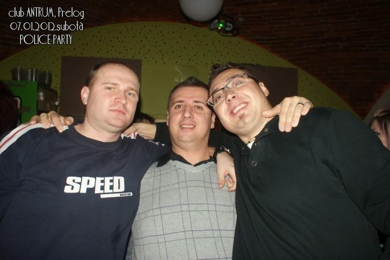 slika0102 Antrum (Subota, 7.1.2012) slika0102 Antrum (Subota, 7.1.2012)