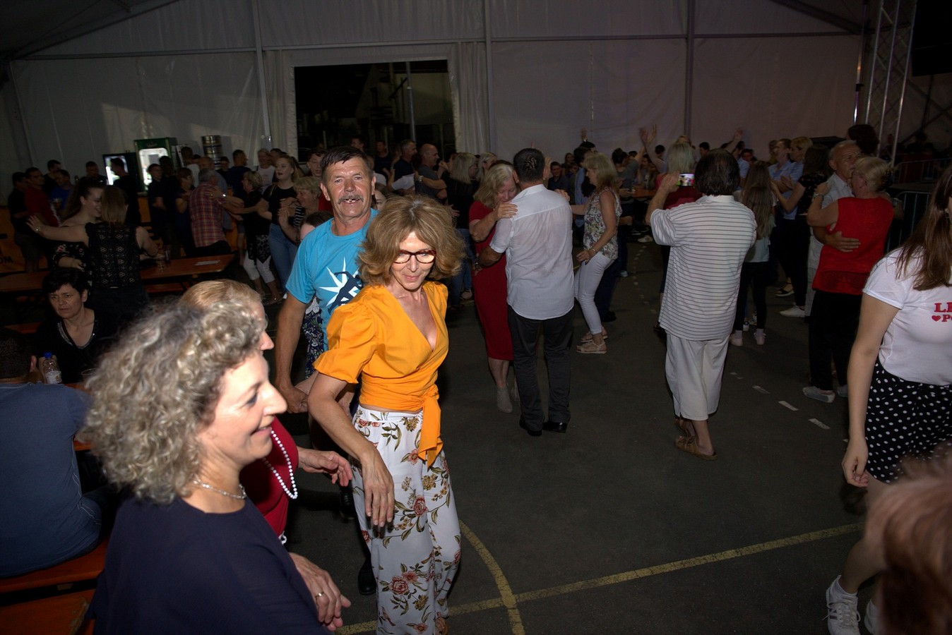 Mejaši rasplesali brojnu publiku u Palovcu