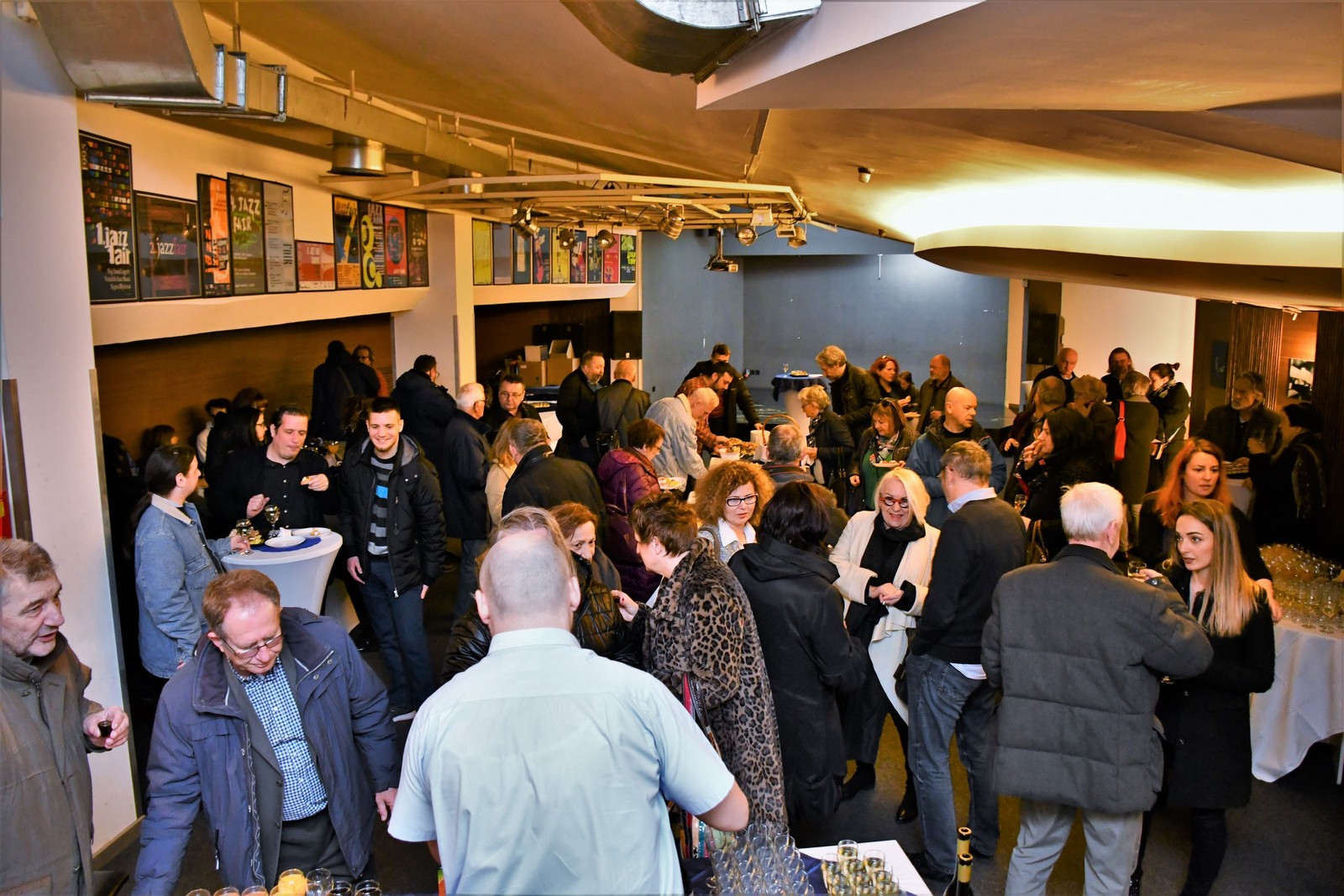 CENTAR ZA KULTURU ČAKOVEC Povodom 45 godina umjetničkog stvaralaštva, Školi animiranog filma dodijeljena Povelja Grada Čakovca!  Članovi Škole animiranog filma Čakovec, jedne od uspješnijih dječjih filmskih obitelji regije te najdugovječnije takve škole u