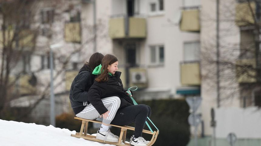 UŽIVANCIJA NA SNIJEGU Sanjkanje je u punom jeku na čakovečkim sanjkalištima Pixsell/Vjeran Žganec Rogulja Pixsell/Vjeran Žganec Rogulja snijeg sanjke
