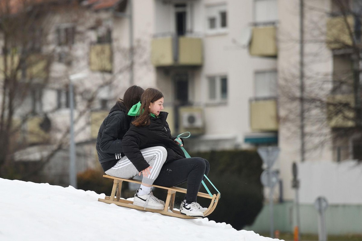 Pixsell/Vjeran Žganec Rogulja snijeg sanjke