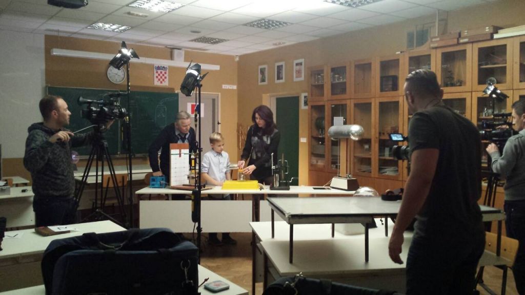 1230985811616596305157032800914