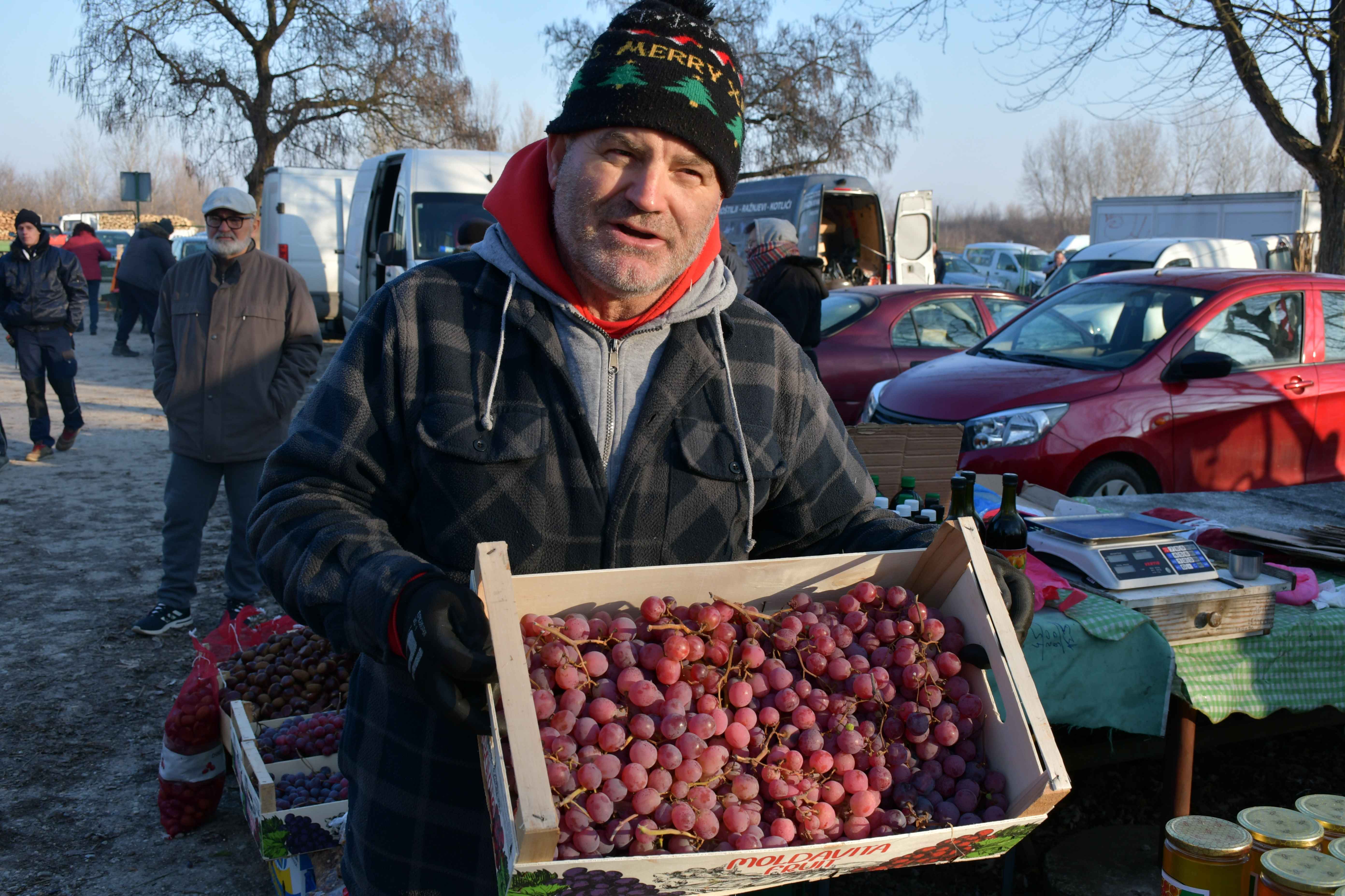 ZUBATO SUNCE Bogata ponuda voća i povrća na čakovečkom sajmu, a zaigrao se i šah!