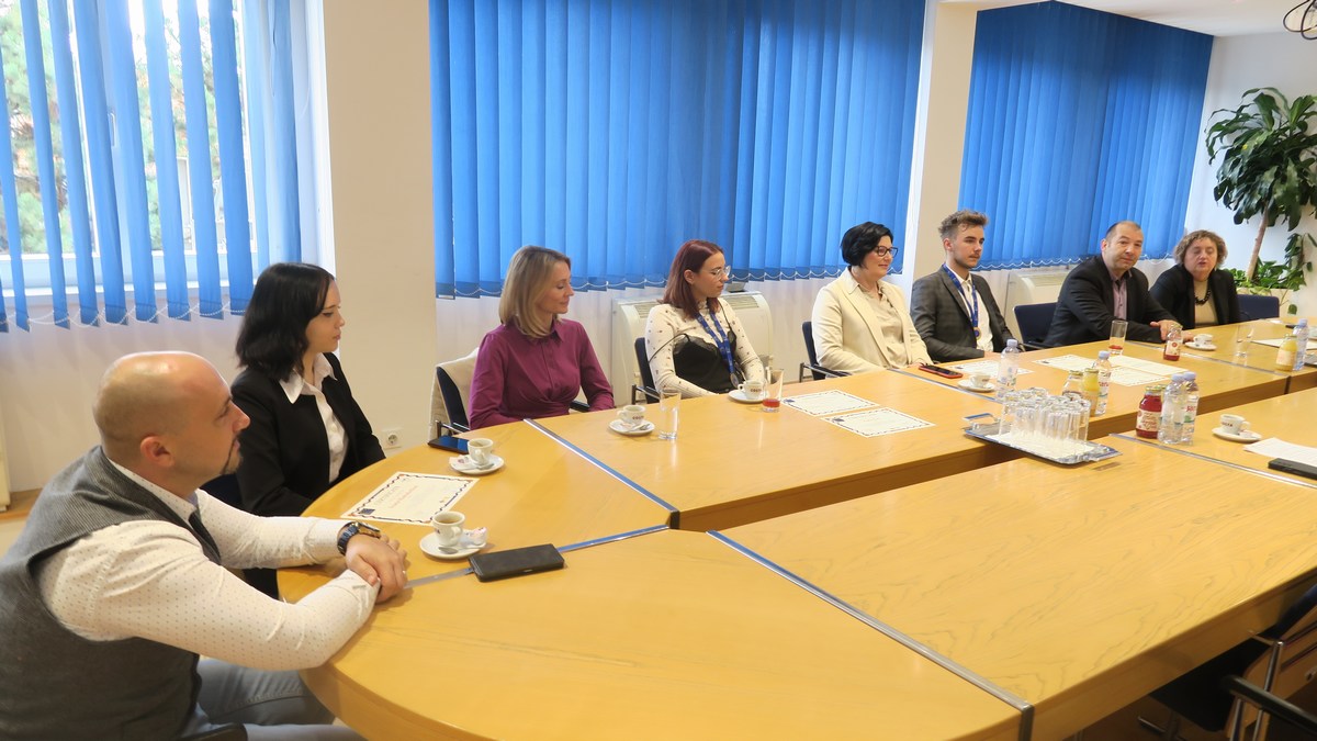 PRIJEM KOD ŽUPANA Karlo Gracin Šardi, Ema Kos i Ivana Hansderfner u samom europskom vrhu PRIJEM KOD ŽUPANA Karlo Gracin Šardi, Ema Kos i Ivana Hansderfner u samom europskom vrhu