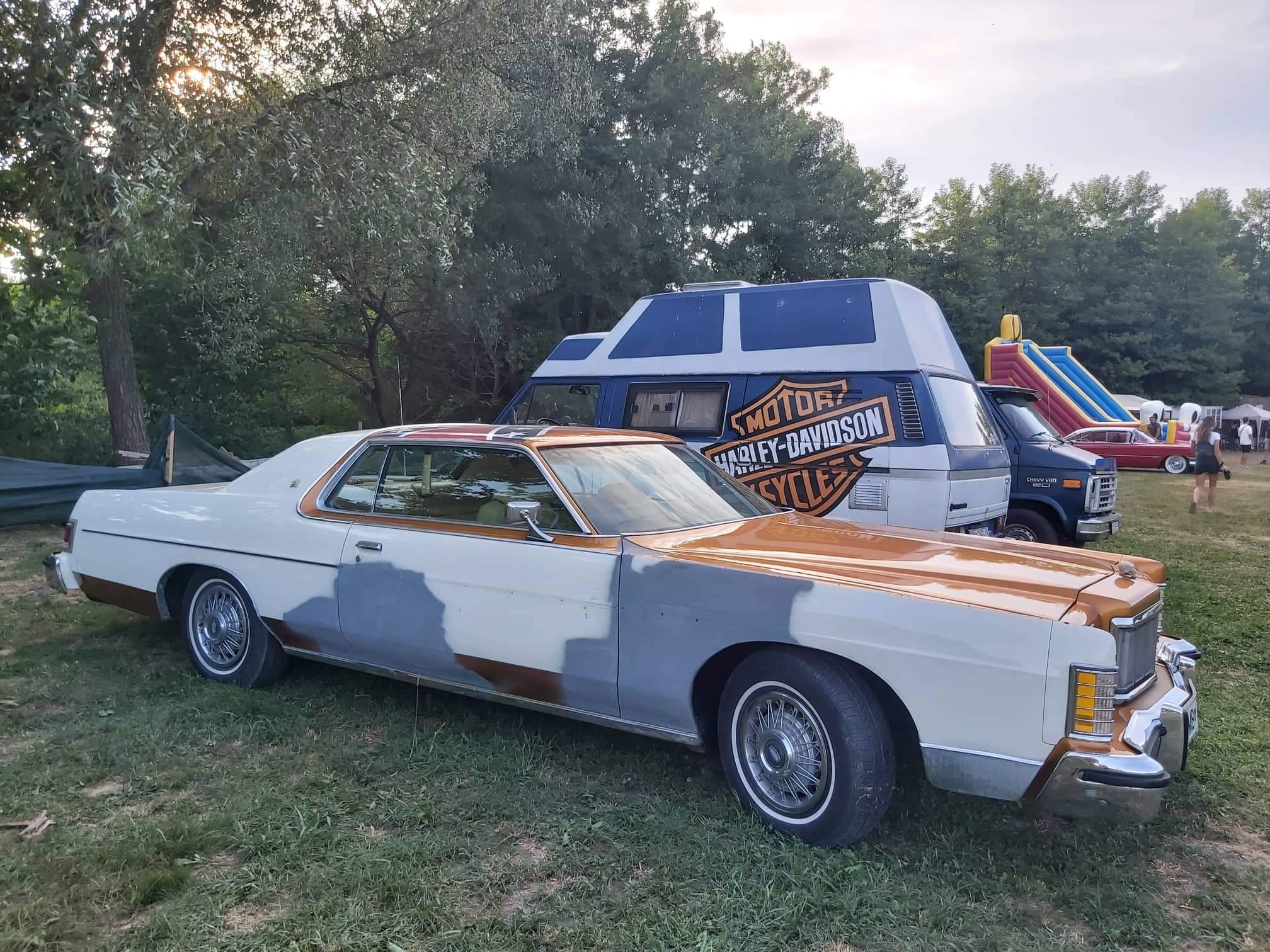 Susret ljubitelja američkih automobila i motora