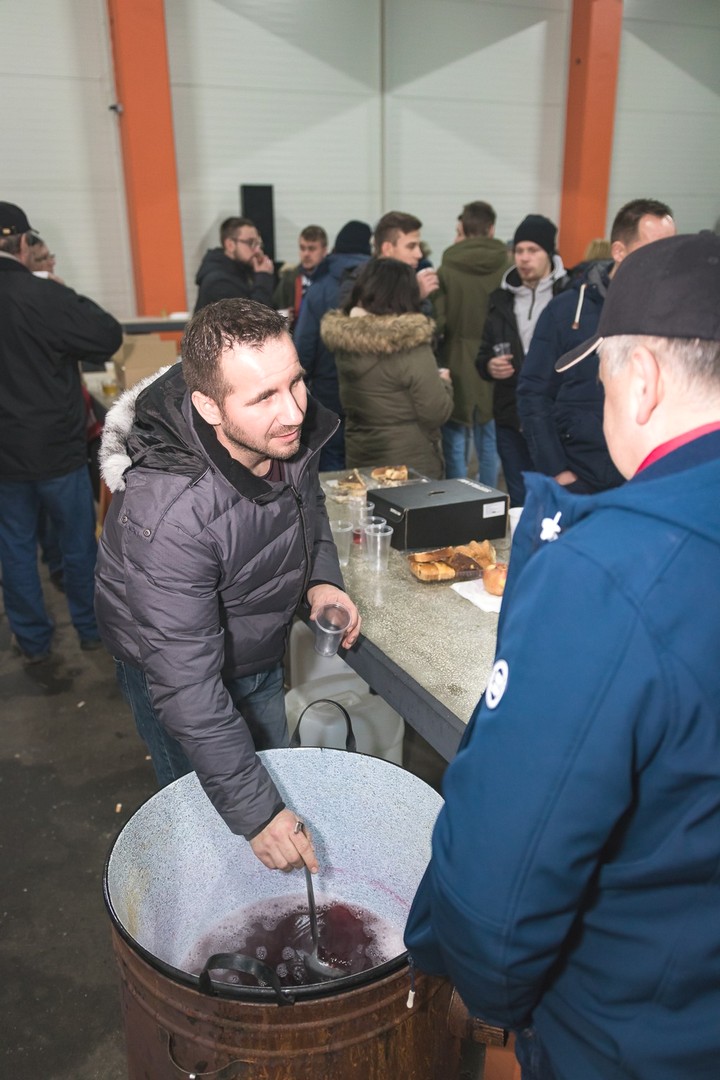 Sajam i božićna utrka privukli mnoštvo u centar Kotoribe