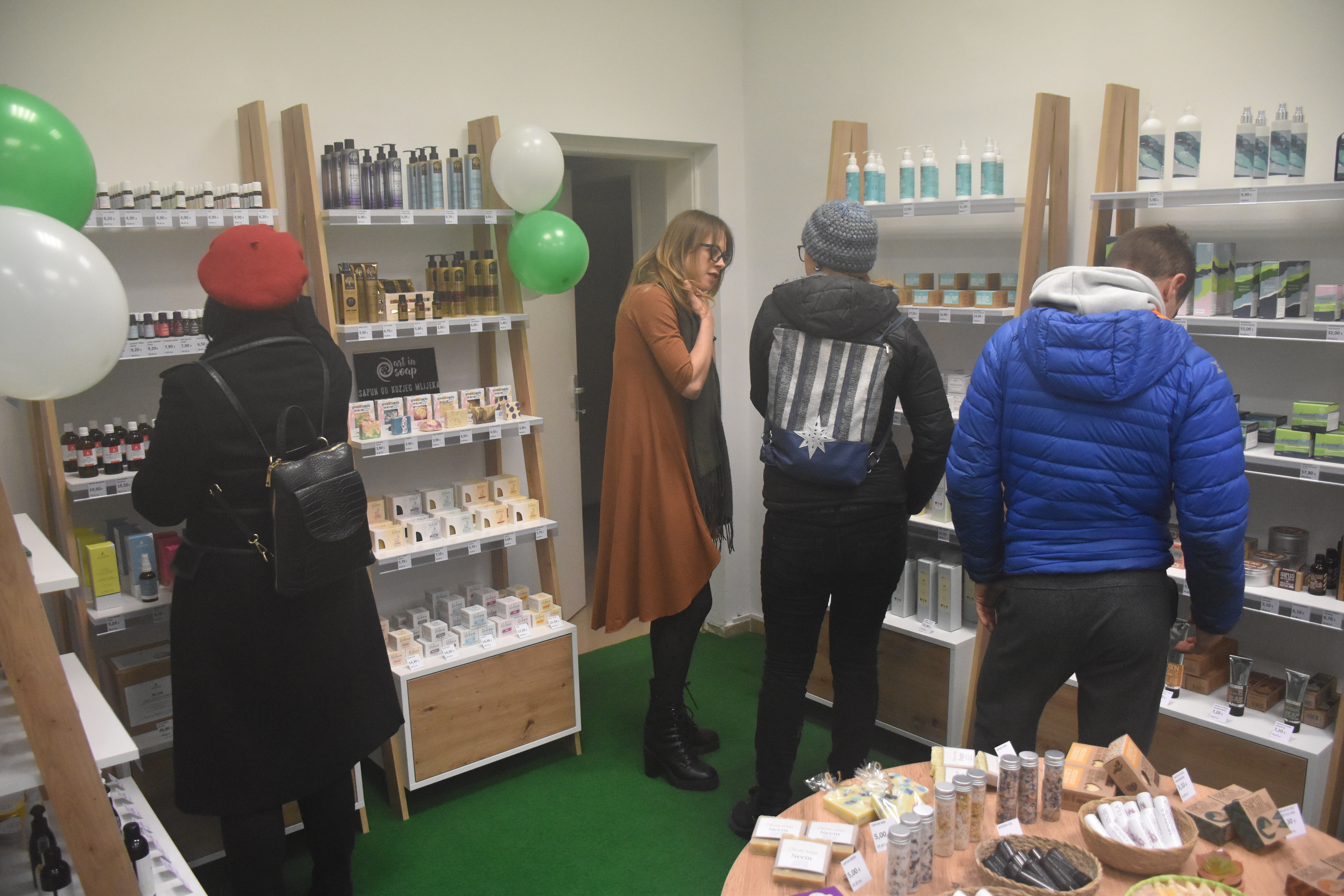 crosmetica otvorenje