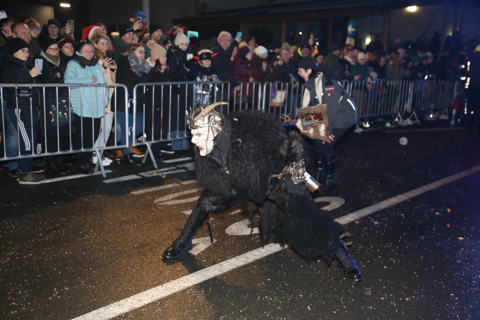 BILO JE ZANIMLJIVO Svetomartinski Krampuslauf opet oduševio brojne posjetitelje BILO JE ZANIMLJIVO Svetomartinski Krampuslauf opet oduševio brojne posjetitelje