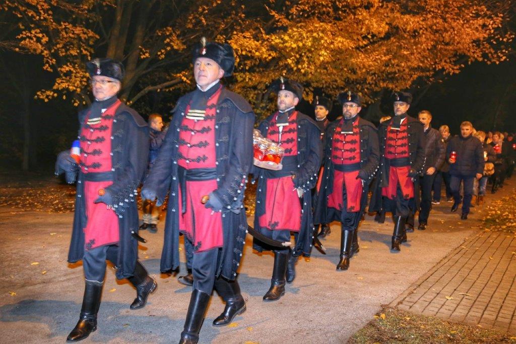 2369859610213511930489605976827