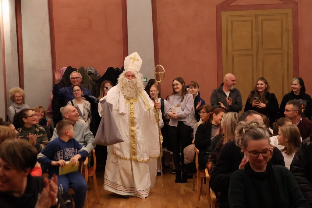 MLADI PISCI Predstavljen zbornik dječjih literarnih radova Tragovi budućnosti