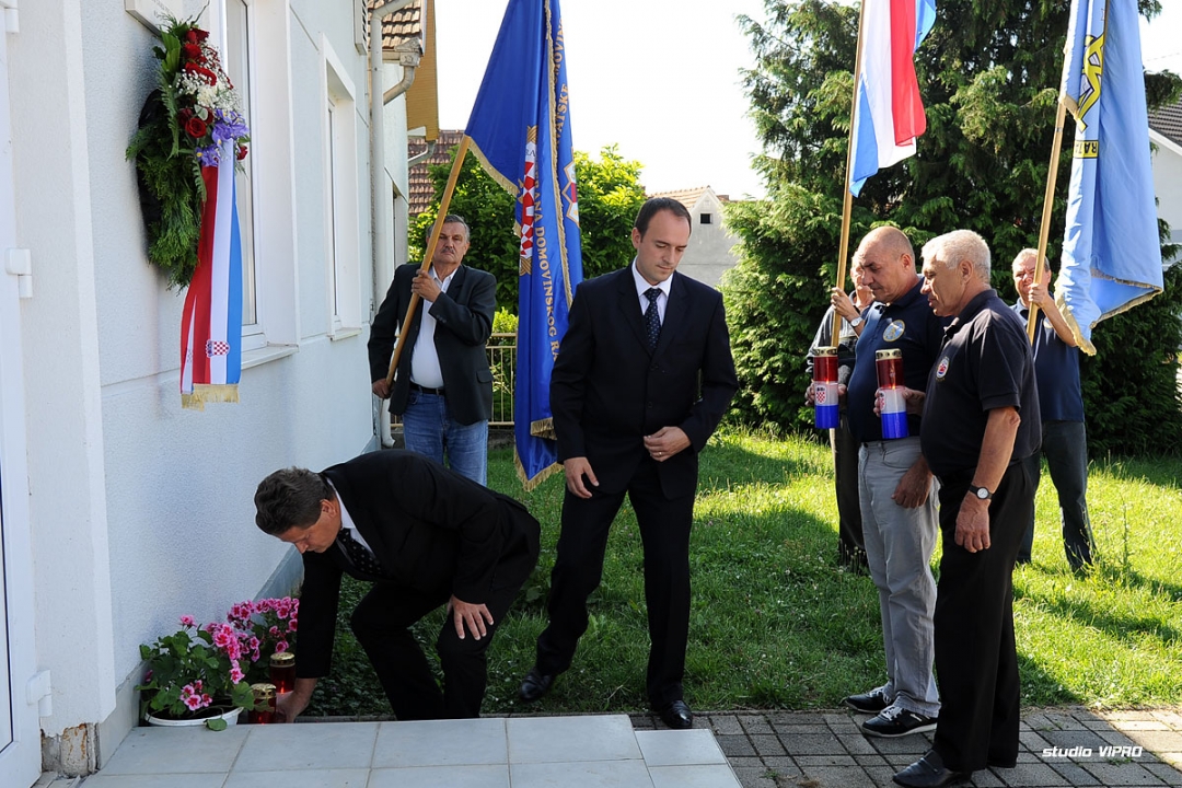 297412312dsc0873139717