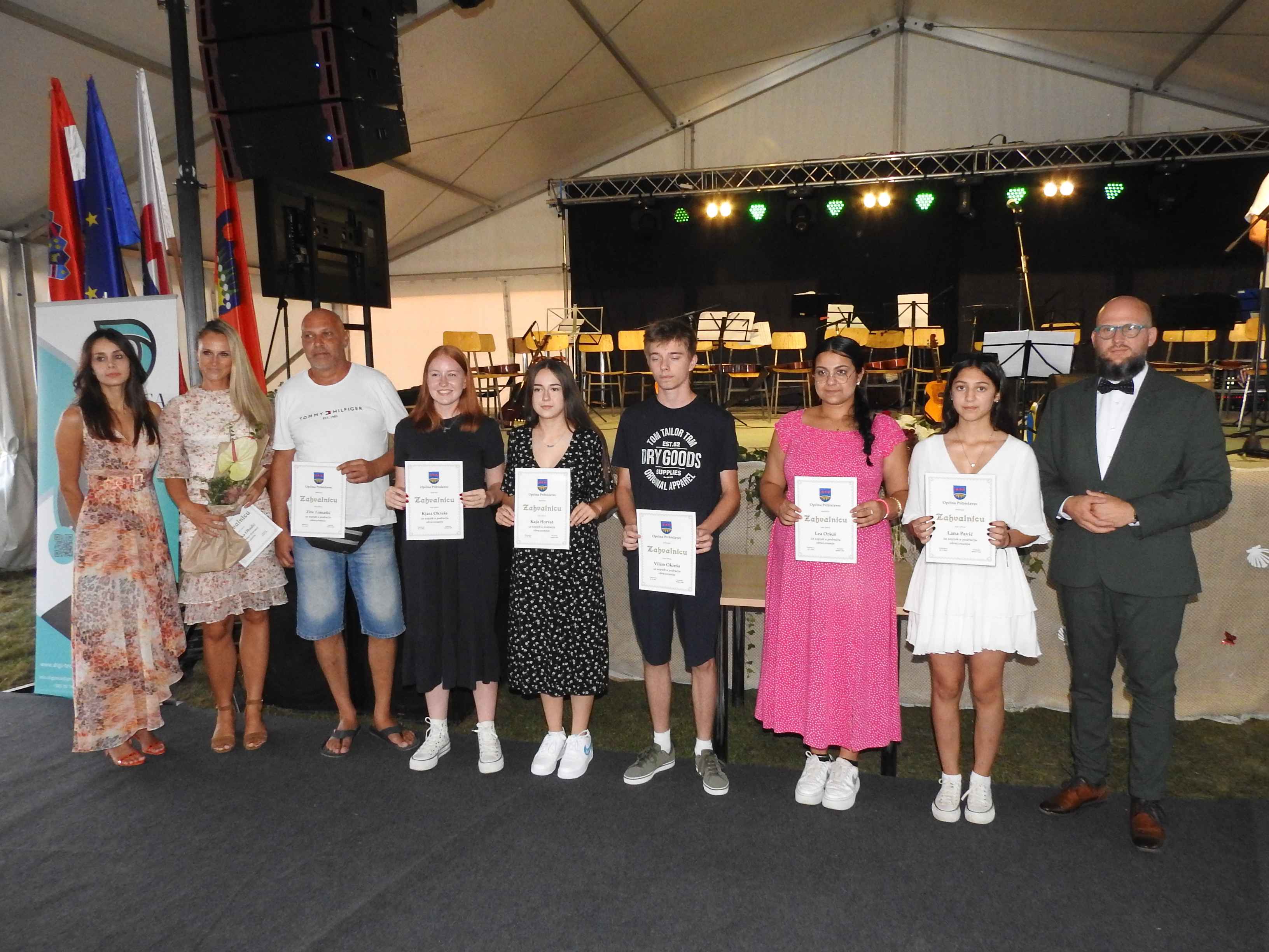 PRIBISLAVEC Jučer je na aerodromu održana svečana sjednica, pogledajte nagrađene
