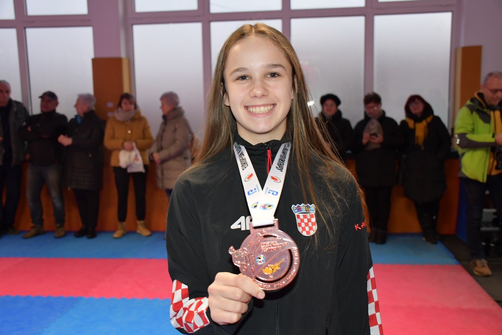 Brončana karatistica Aida Trstenjak dočekana u Maloj Subotici!